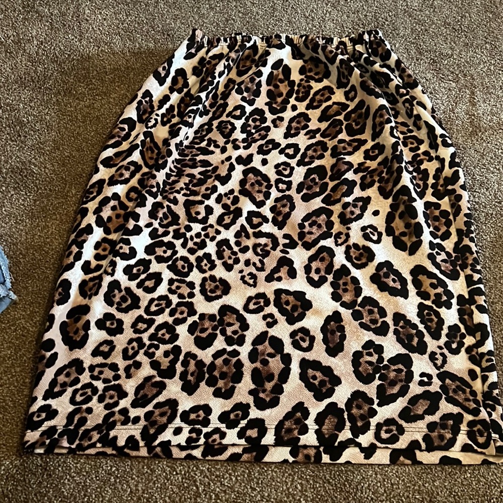 Leopard pencil skirt